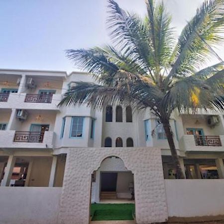 Hotel Pajaros Blu 卡兰古特 外观 照片